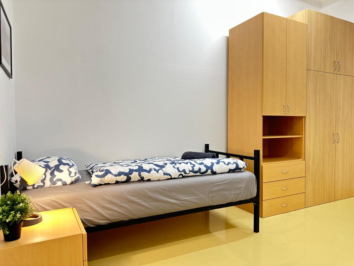 Railway Ljubljana Rooms Buitenkant foto